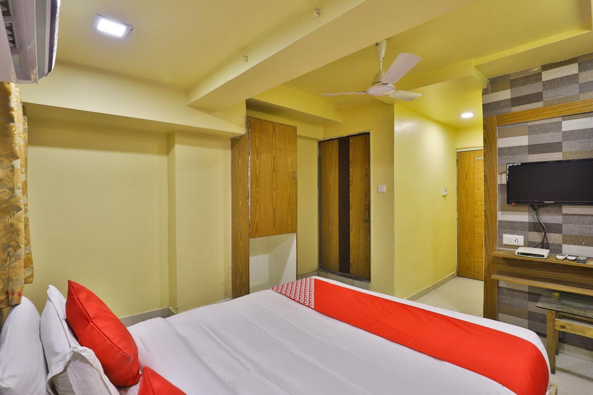 Spot On Hotel Shreeji Palace Ahmedabad Exterior photo