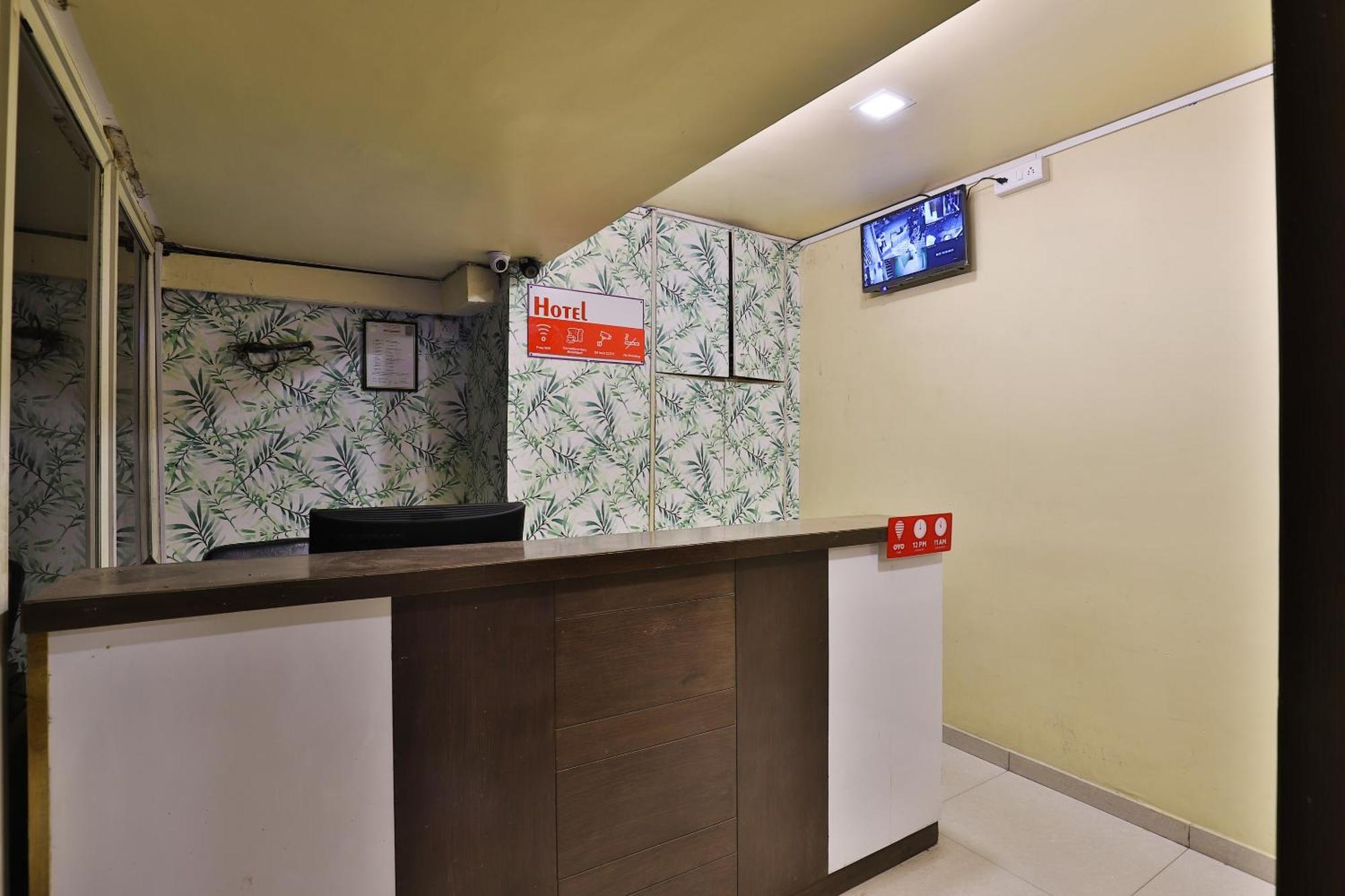 Spot On Hotel Shreeji Palace Ahmedabad Exterior photo